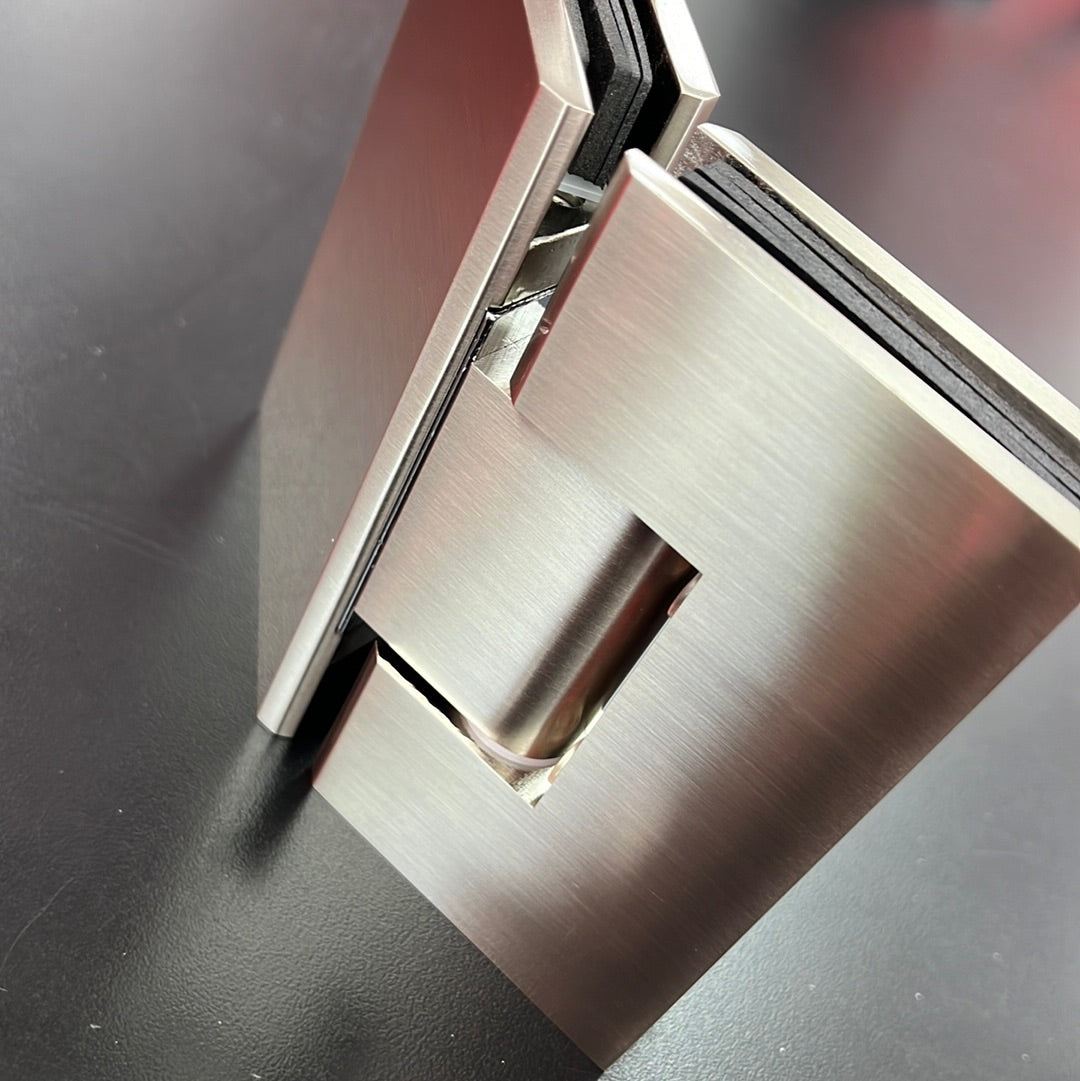 HEAVY DUTY 135 DEGREE GTG HINGE